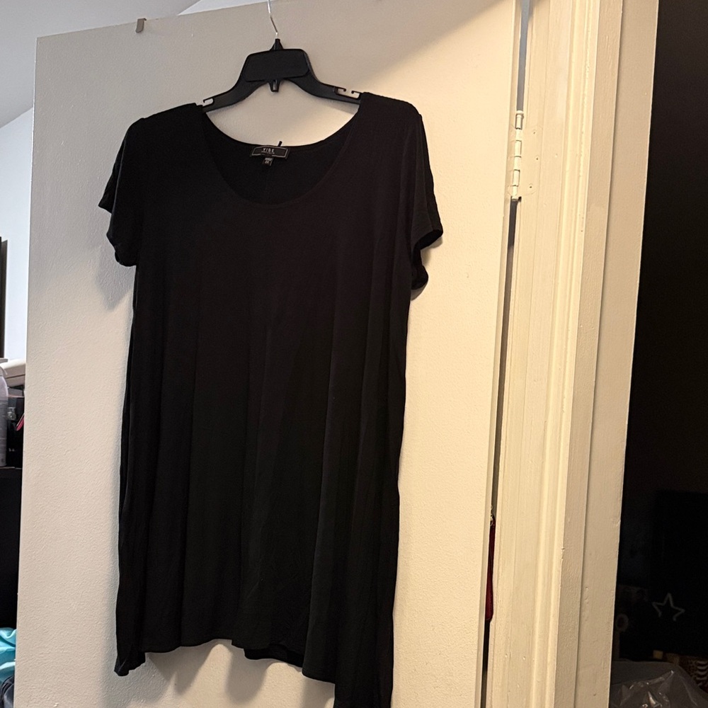 Elegant Black Short Sleeve Tee